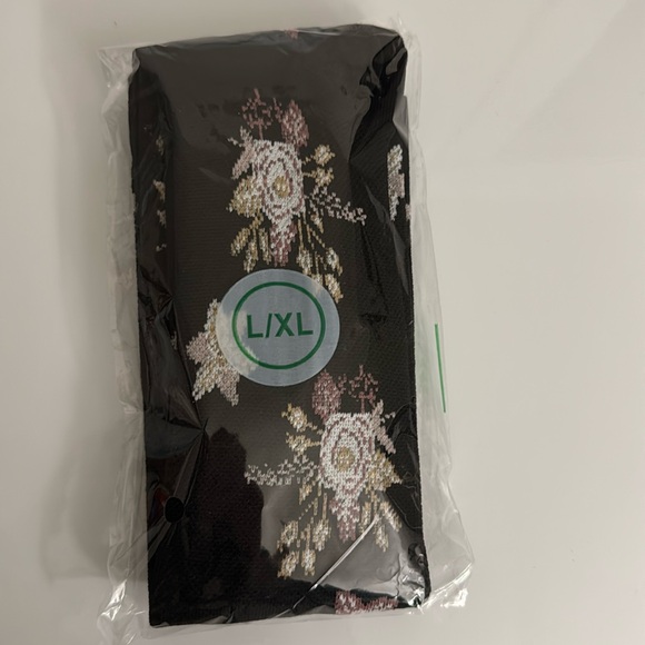 Rose Compression Socks - Picture 2 of 2